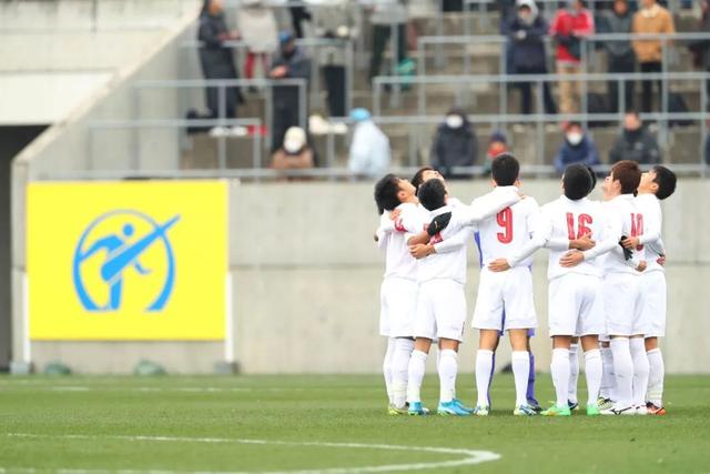 奥斯卡造点+主罚命中，十人海港1-1扳平